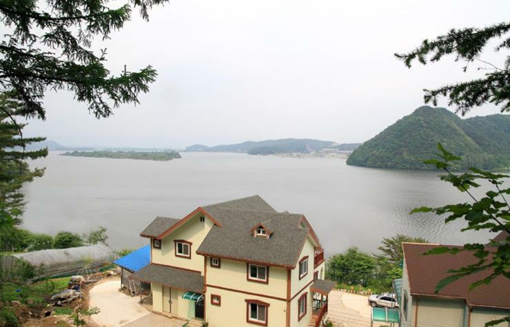 Lahoya Pension Chuncheon Exterior foto